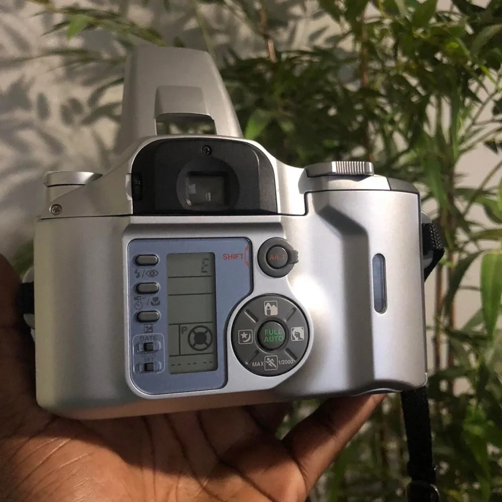 Olympus IS-50 35mm SLR Film Camera 28-120mm Lens Silver WORKS w/ box & manuals